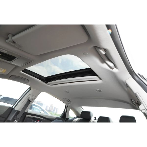 Accord Sedan Affordable Petrol Cars with Leather Seats and Manual Copilot Adjustment