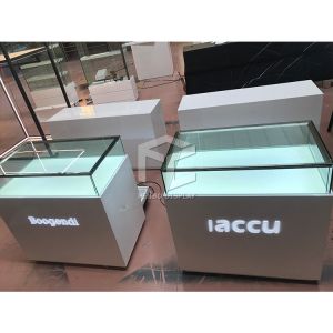 T4 Light Cell Phone Kiosk Showcase