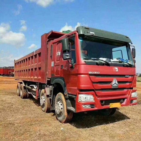 SINOTRUK HOWO Heavy Duty Truck Trailers 371hp 6x4 8545*2496*3450mm