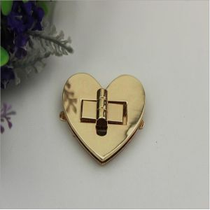 China 2018 New style metal hardware products zinc alloy gold bag accessories heart shape metal bag locks on sale