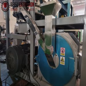 500kg/H High Speed Rotor Chamber Pvc Pulverizer Machine