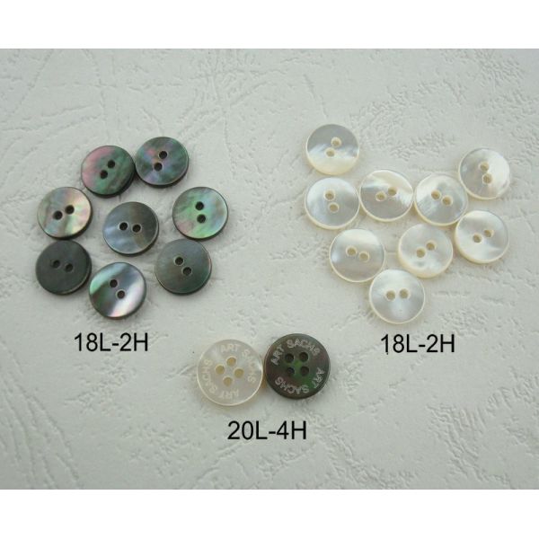 Factory wholesale high quality akoya 2 holes round natural agoya shell button for shirt dress