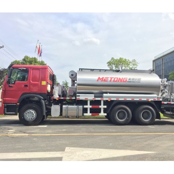 12000L Intelligent Asphalt Distributor Bitumen Spray Truck Road Machinery With 6m Spraying Width