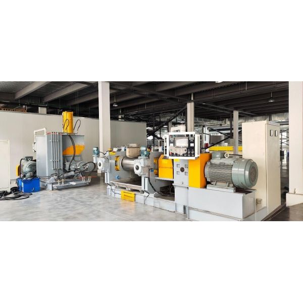 Hard Tooth Surface Reducer / Water Cooling Two Roller Rubber Mixing Mill For Manufacturing Rubber Products Factory