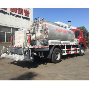 ZZ1167M4611W Asphalt Road Construction Equipment / Bitumen Sprayer Truck
