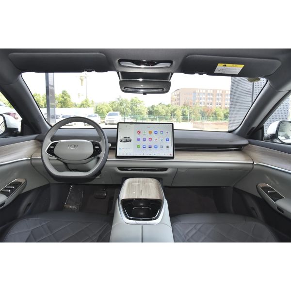 Hangan Qiyuan A07 EV Car with 94.3 kWh Battery Capacity and 5-Seat Sedan Body Structure