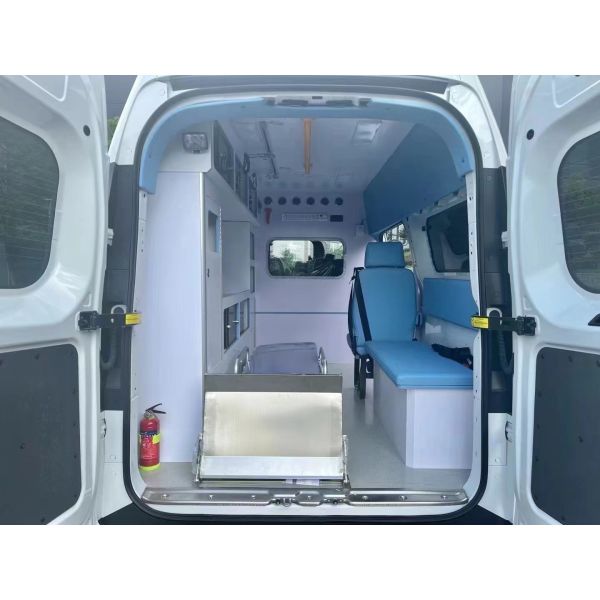 Euro 4 5 6 Ambulance Jmc Petrol Diesel Right Hand Drive Ambulance Truck