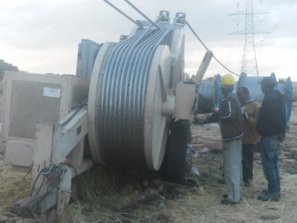 Super Hydraulic Pulling Machine Conductor Cable Tensioner With Diesel Engine