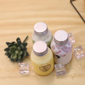 Transparent Reusable Screw On Lid Plastic Bubble Tea Jugs