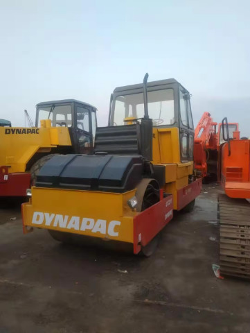 Used Dynapac Road Roller cc211 Double Drum road Roller,Yellow versatile roller Road engineering vehicle