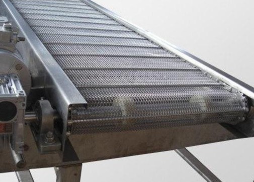 Buy 1 1.5 2 Meters Wide 304 Stainless Steel Chain Mesh Belt For Industrial Transportation at wholesale prices