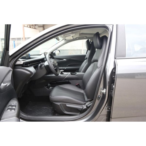 Changan Lamore 4X4 Sedan Cars Front-Wheel Drive 200KM/H High Speed Nars with Rear Radar and McPherson Independent Suspension