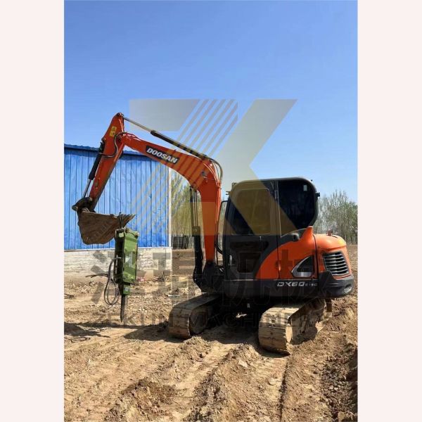 Used Doosan DX60-7 mini Excavator in Good Condition, Low Hours, Shanghai