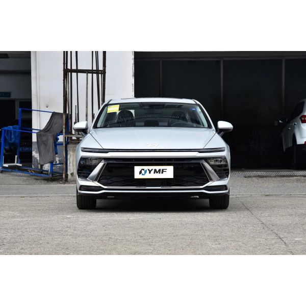 Hyundai Sonata 11 1.5T Glx 8At Sedan 5-Seat Pure Gasoline Compact Car with Touch Screen