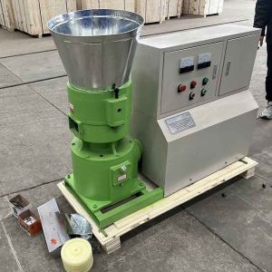 SGS Animal Feed Processing Machine Cattle Feed Pelletizer Machine For Alfalfa