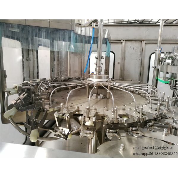 PET Bottle Sparkling Water Carbonated Drink Filling Machine / Machinery / Equipment