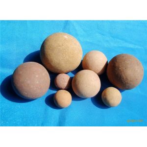 Dense Ball Type Kiln Refractory Material Strong Temperature Resistant 65% Al2O3
