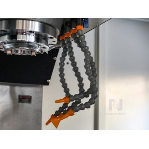 VMC1160 BT40 8000RPM Spindle Vertical Machining Center Customizable for Steel