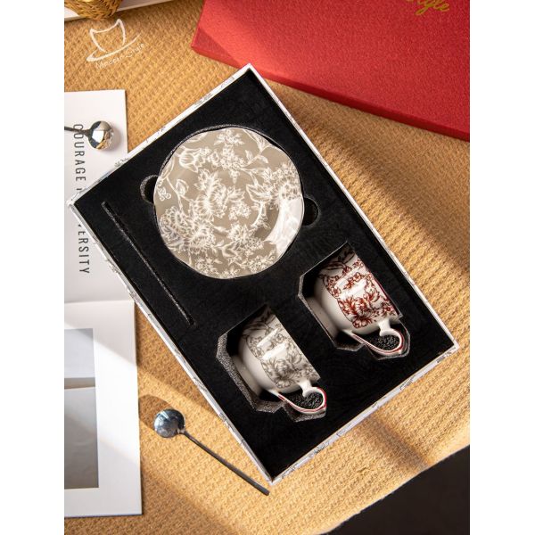 Elegant Ceramic Coffee Mug And Saucer Set Light Luxury Gold Line Design For Drinkware