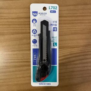 Quality 16045mm L702 snapoff knife professional utility cutter designed for heavy duty cutting jobs in various industries for sale