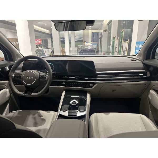 2022 Kia Lion Platinum Endurance 210 Hybrid SUV with Low Fuel Consumption and LED Daytime Light