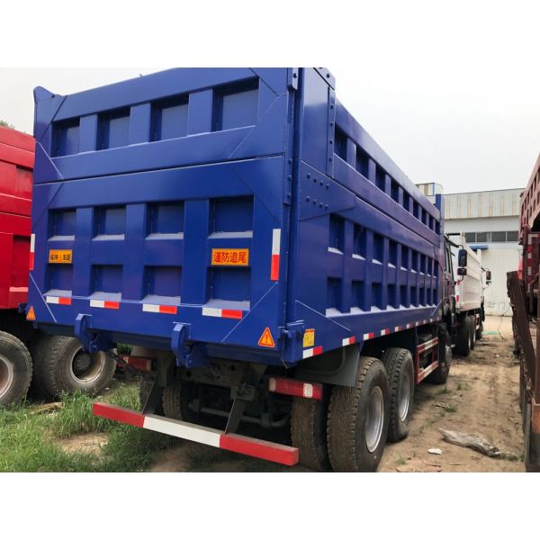 Low Price Widely Used HOWO 375HP 50ton Truck Dimensions 12 Tyres Tipper Truck for Sale