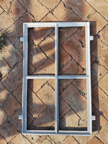 Antique European Style Fixed Cast Iron Windows Frame H77.5xW51CM