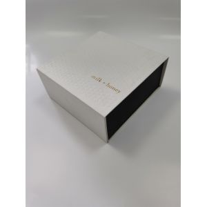 Compostable Die Cut Packaging Box Deboss Recycled Corrugated Custom Box