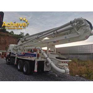 Diesel Used Zoomlion Concrete Pump Truck Mounted 40M Vertical Conveying Distance