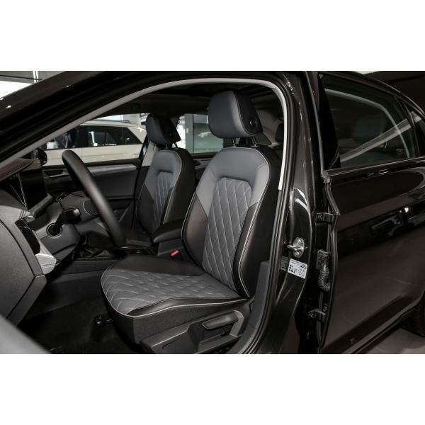 VW Sagitar 300TSI DSG Excellence Edition Gasoline Compact Vehicle 5-Seats Sleek Design