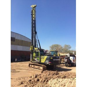 28 m Drilling Depth Rotary Piling Rig with 80 kN.m Torque 8 - 30 rpm Rotation