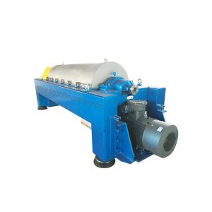 China 3300RPM 420mm Solid Bowl Decanter Centrifuge Stainless Steel Structure on sale