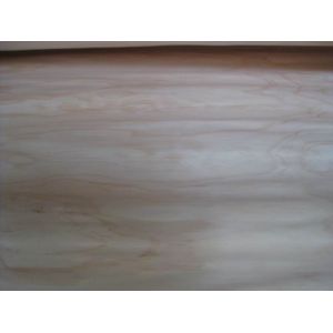 Rotary Cut/Peeled New Zealand Pine Wood Veneer Sheet