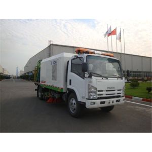 Quality Multifunction Road Sweeper Truck 5tons , Vacuum Sweeper Trucks With Washer for sale
