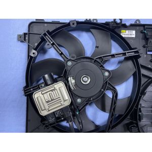 LR044833 Radiator Fan Assembly With Control Module