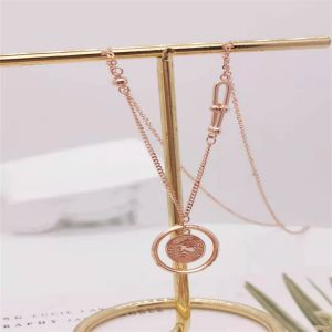 Captivating 18kt Yellow Gold Pendant Necklace