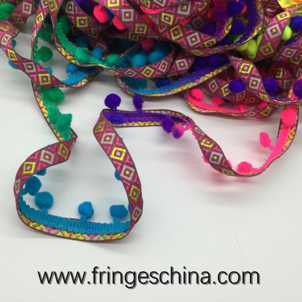 Machine producing OEM wholesale beautiful fabric drapery trimmings beaded pom