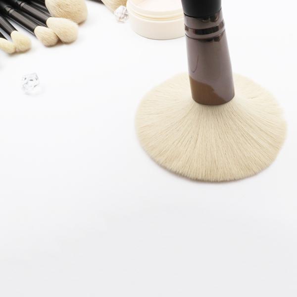 Wood Handle Black 14Pcs Private Label Makeup Brush Set 19.6*1.7cm