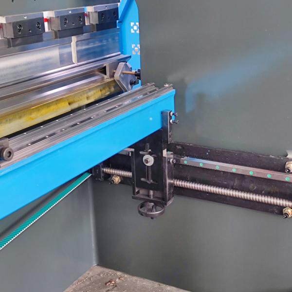 CNC Hydraulic Press Brake 3mm With E21 Controller 5.5Kw 63T 2500mm