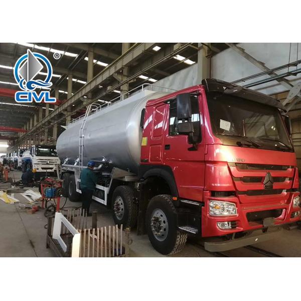 Green 8x4 38000L Oil Tanker Truck with 400L Fuel Tank , 380 Horsepower