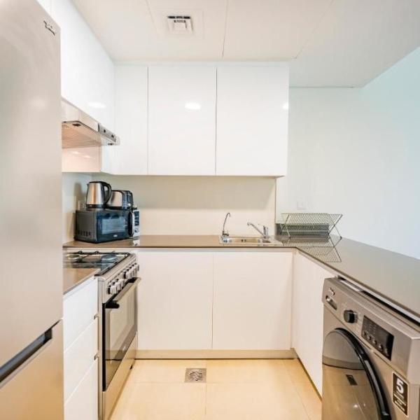 Modern Melamine Finish Mini Kitchen Cupboard Island White Kitchen Cabinet For Hotel