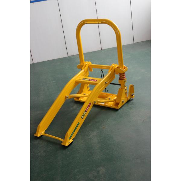 Garbage Truck Parking Spot Barrier Non Slip For Reducing Impact Force