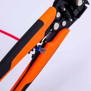 Automatic wire stripping pliers