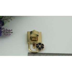 Beautiful flower decorative gold zinc alloy handbag turn twist locks