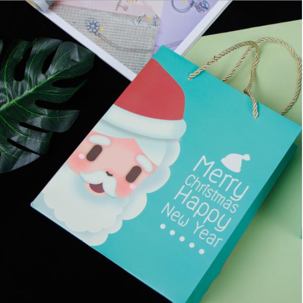 Economic Wholesale Customized Printing Paperboard China Christmas gift box with lid