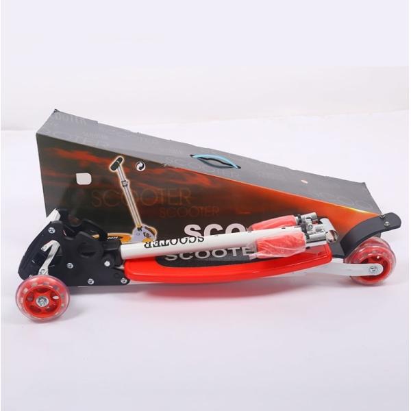 Kids Skate Kick Scooter 4 Adjustable Height Lean To Steer With PVC Light Up Wheels