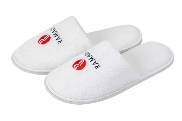 Buy pink cheap hotel slippers at wholesale prices