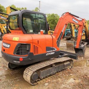 Working Condition Doosan DX60 Excavator 2019 Used Mini 6 Ton Excavator in