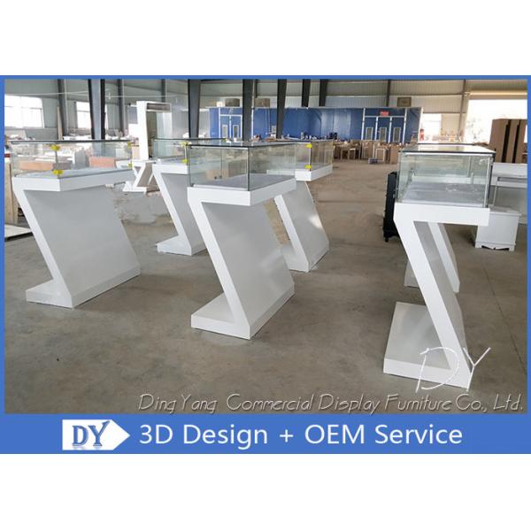 Buy Custom Fashion Modern Retail Glass  Jewelry Display Cases With Light at wholesale prices