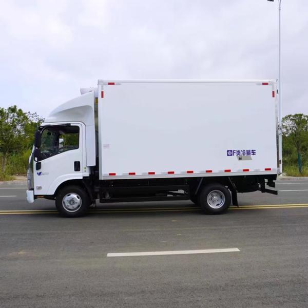 Cheapest ISUZU 4X2 4.2M Refrigerator Trucks Freeze Van Refrigerator Truck Wagon for Sales